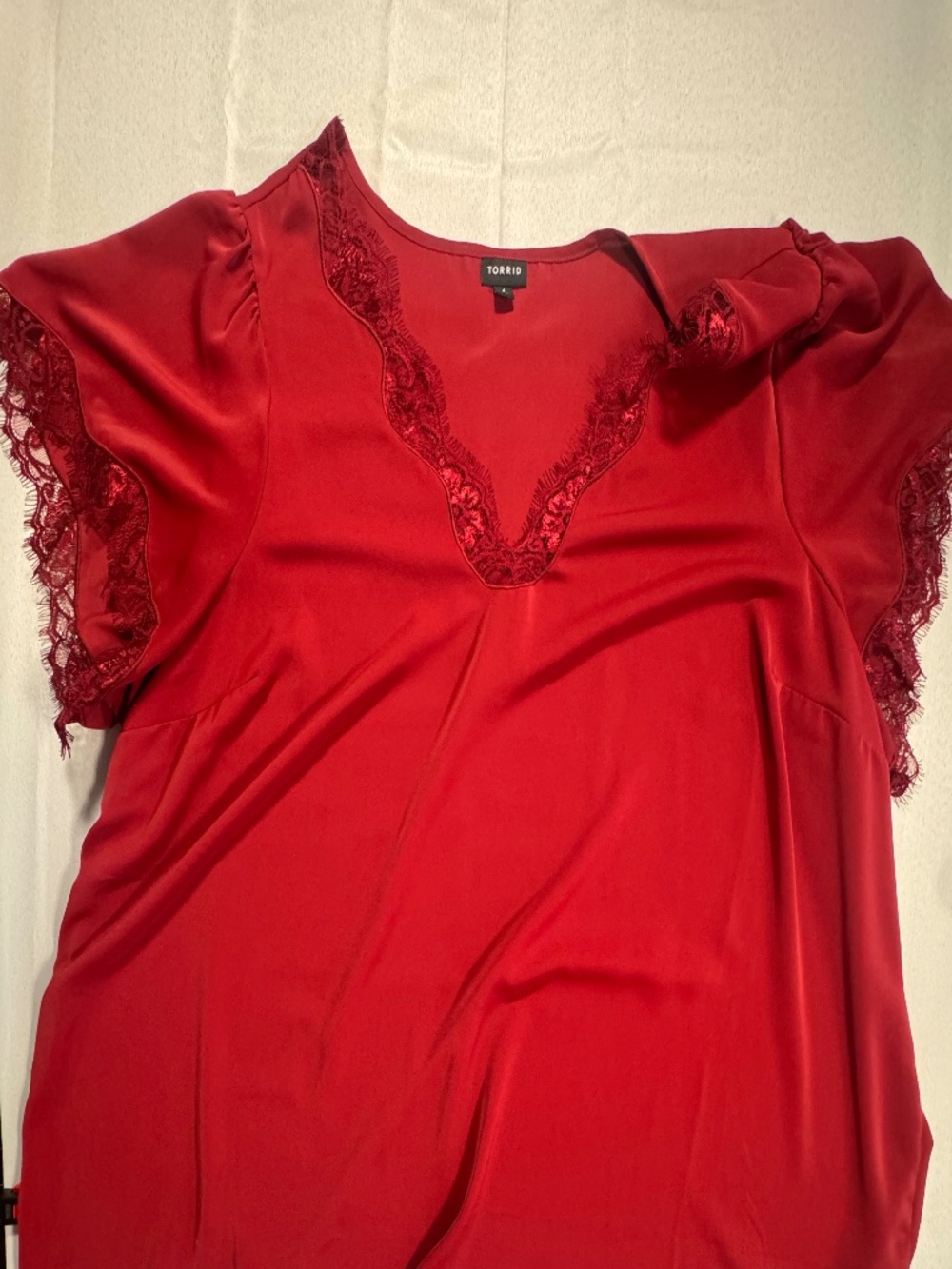 Torrid Silky Lace Shirt Blouse Women's Size 4 which is a 24/26